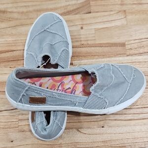 Blowfish Women's Gray Slip-On Shoes